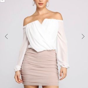 Windsor Off the shoulder top NWT